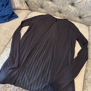 Lululemon Athletica Ruched Accordion Back Long Sleeve Black Top - Size 6